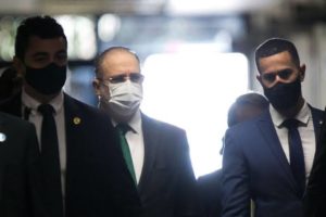 Aras atira na Lava Jato e diz que não causou espetáculo na PGR