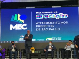 Milton Ribeiro provoca revolta de estudantes em SP