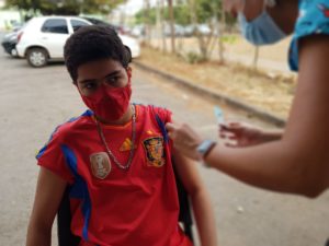 Vacinação continua no fim de semana e durante o feriado