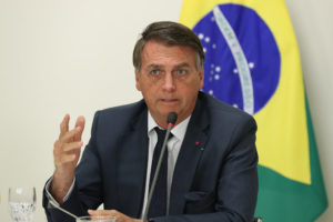 Bolsonaro provoca e não segura a língua: “Qual o interesse das pessoas taradas por vacina”