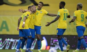 Brasil goleia o Chile no Maracanã e se despede com festa rumo à Copa do Mundo