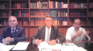 Ao lado de Queiroga, Bolsonaro diz estar melhor do que quem tomou CoronaVac