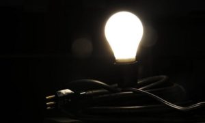Governo cria nova taxa extra da conta de luz e eleva bandeira tarifária em 50%