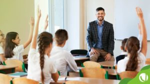Educação do DF abre edital de seleção para professor temporário