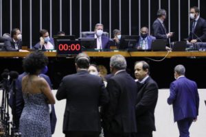 Câmara aprova texto-base do projeto da reforma eleitoral