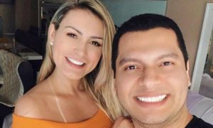Após polêmicas, Andressa Urach anuncia volta à Igreja Universal