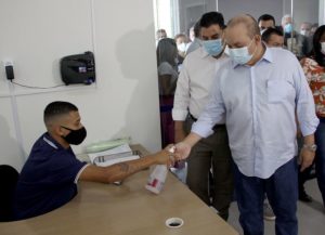 Governador Ibaneis Rocha mantém máscaras até 70% da população vacinada