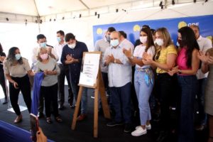 Ibaneis toma café da manhã e reinaugura Creas na Estrutural