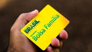 Novo Bolsa Família R＄ 600,00 acrescido de R＄ 150,00 por cada criança até 6 anos começará a ser pago em março/2023