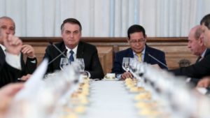 TSE julga ações contra chapa Bolsonaro e Mourão por abuso de poder