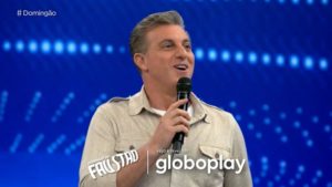 Globo comete gafe e encerra programa de Huck com nome ‘Domingão do Faustão’