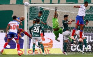 Palmeiras é sufocado por Bahia e Jaílson evita derrota