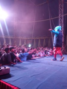 Em comemoração aos 32 anos de Samambaia, crianças de instituições sociais da cidade ganham tarde no circo