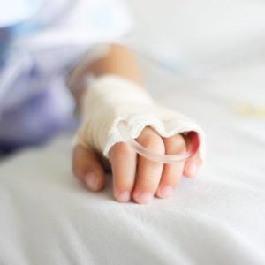 Covid deixou órfãs ao menos 12 mil crianças, indicam cartórios