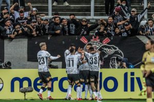 Timão vence Bahia de virada no retorno da torcida à Arena