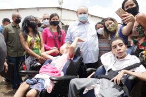 No Mohciped-DF, em Ceilândia, Ibaneis Rocha anunciou a criação do programa especial para pessoas com deficiência