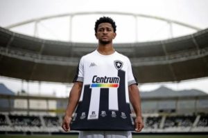 Clubes brasileiros lançam uniformes para promover o Dia da Consciência Negra