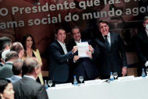 Flávia Arruda e Partido Liberal recebem filiação de Bolsonaro em Brasília