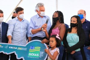 Caiado entrega 138 moradias, berçário para unidade prisional e inaugura trecho da GO-010