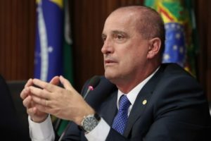Onyx aposta no casamento feliz de Bolsonaro com PL