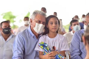 Em comemoração aos 63 anos de Aruanã, Caiado autoriza construção de casas populares