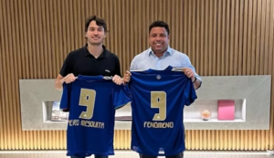 Ronaldinho Fenômeno compra 90% da Raposa