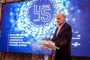Vice-governador Paco Britto é homenageado pela Assespro