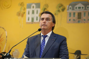 Convite de Bolsonaro a embaixadores é visto como ‘contra-ataque’ a Fachin
