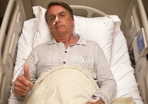 Bolsonaro é levado ao Hospital das Forças Armadas para realizar exames