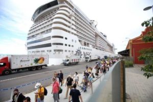 Após suspensão da Anvisa de cruzeiros, associação decide cancelar roteiros até 21 de janeiro do Brasil