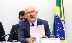 PGR denuncia Milton Ribeiro por suposto crime de homofobia