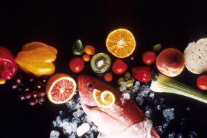 Reduzir o desperdício de alimentos é crucial para combater os impactos da fome no Brasil