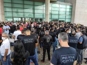 CLDF assegura auxílio uniforme e reajuste na alimentação de policiais civis