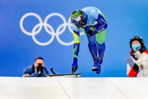 Após boa estreia, Nicole mira vaga na final do skeleton neste sábado