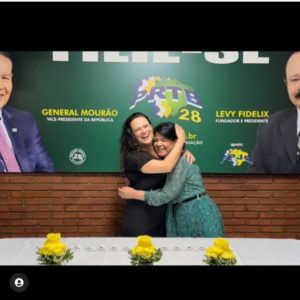 Janaina se filia ao PRTB com vistas ao senado federal