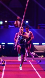 Thiago Braz conquista prata na França com salto de 5,81 metros