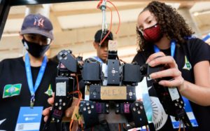 Escola do Recanto das Emas participa da Campus Party 2022