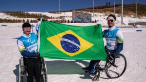 Aline Rocha e Cristian Ribera serão porta-bandeiras do Brasil nas Paralimpíadas de Pequim