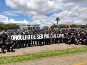 Ibaneis anuncia recomposição salarial para policiais civis do DF
