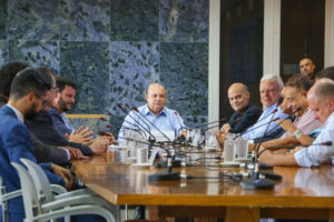 Ibaneis Rocha assina novo decreto que regulamenta centenas de entidade religiosas e clubes