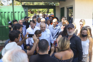 Asfalto chega à porta de mais uma escola na área rural do DF