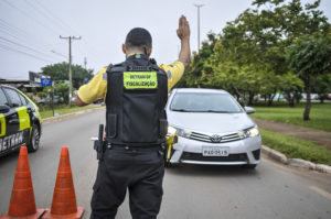 Fiscalização autua 256 motoristas por dirigirem alcoolizados