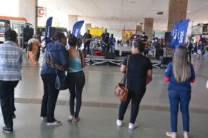 Sesc na rodô anima público com show musical na rodoviário do Plano Piloto