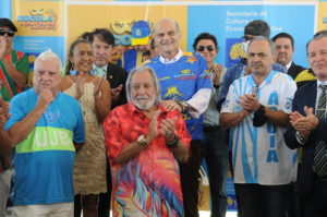 Escolas de samba recebem certificado de gestão profissional do Carnaval