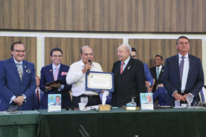 Em Goiânia, governador reforça importância do papel social das igrejas