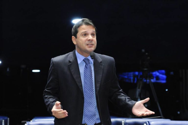 Com a federação entre PRD e Solidariedade, Reguffe é projetado para o pleito de 2026