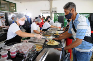 Restaurante Comunitário de Planaltina oferece opção de pagamento com cartão