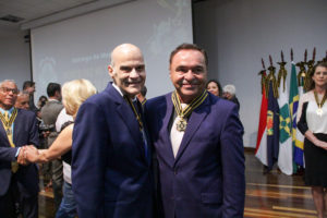Presidente do Sindauto-DF, Joaquim Loiola, recebe medalha “Paz no Trânsito”
