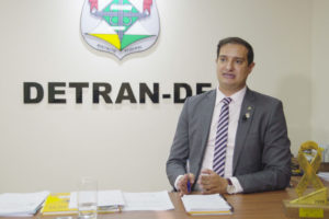 Posto do Detran no aeroporto abre agendamento para serviços de veículos e habilitação