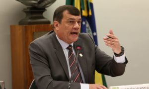 Ministro diz na Câmara que compras de Viagra tiveram prescrição médica